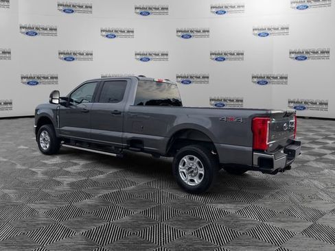 Used 2025 Ford F250 XLT AWD/4WD image 3