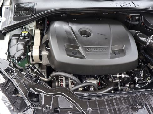 Used 2018 Volvo V60 T5 Cross Country w/ Convenience Package image 39