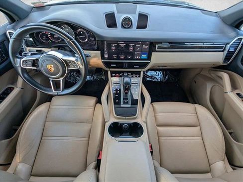 Used 2019 Porsche Cayenne image 19