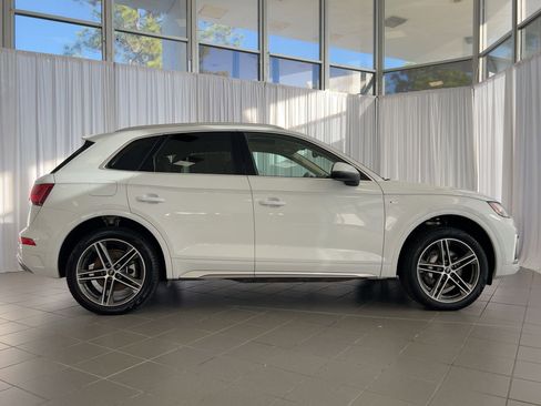 Used 2024 Audi Q5 e Premium Plus image 8