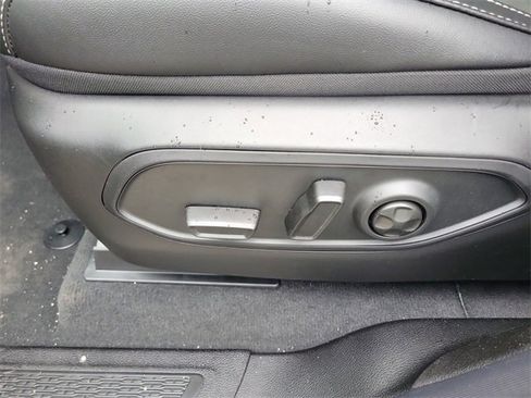 New 2025 Jeep Grand Cherokee Altitude image 15