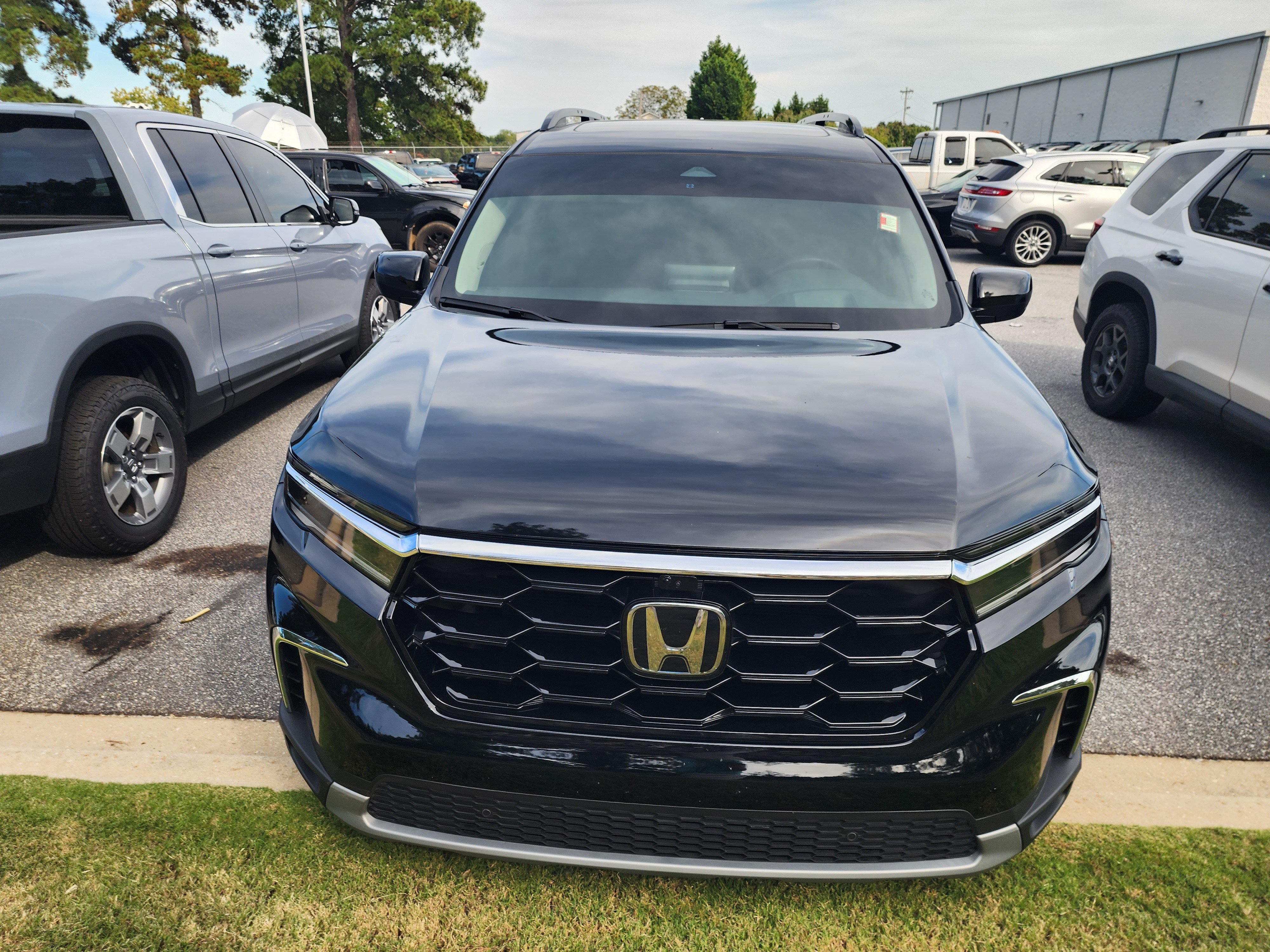 Certified 2025 Honda Pilot Elite image 2