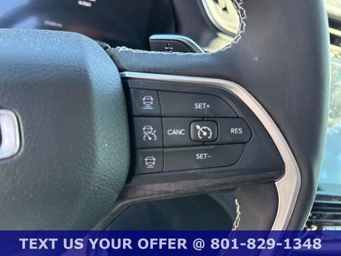 Used 2023 Jeep Grand Cherokee Limited image 27