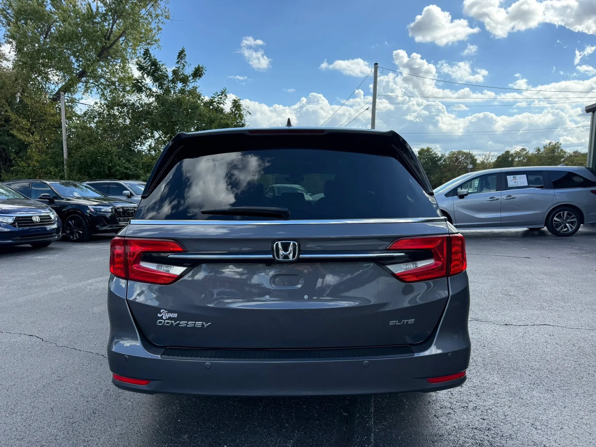 Used 2023 Honda Odyssey Elite image 5