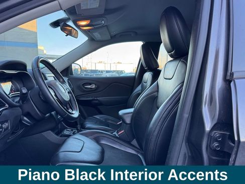 Used 2019 Jeep Cherokee Latitude Plus image 15