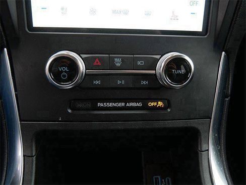 Used 2024 Ford Edge Titanium image 26