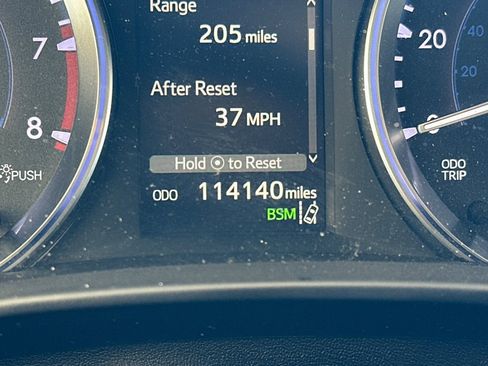 Used 2018 Toyota Highlander XLE AWD/4WD image 25