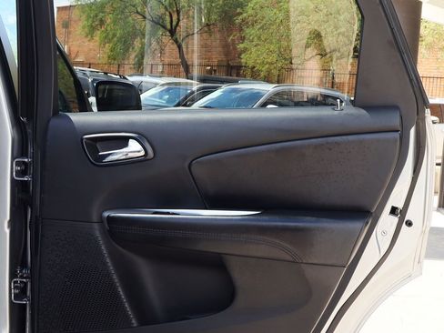 Used 2020 Dodge Journey SE image 26