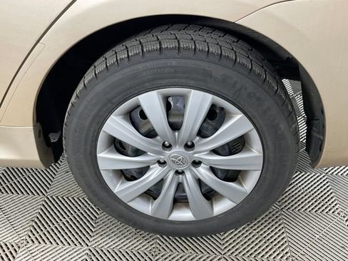 Used 2012 Toyota Corolla LE FWD image 17