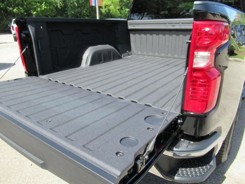 Used 2026 Chevrolet Silverado 1500 LT AWD/4WD image 9