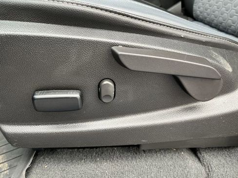 Used 2022 Chevrolet Colorado Z71 image 16