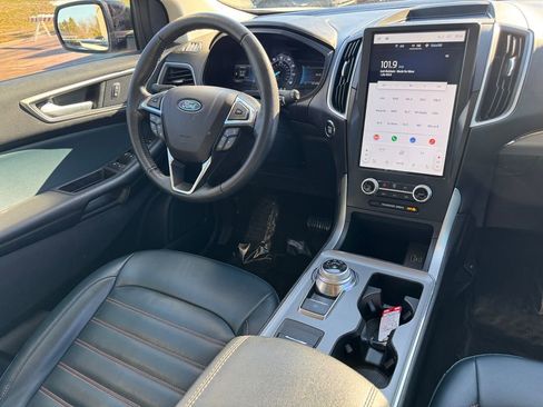 Used 2022 Ford Edge SEL w/ Sport Appearance Package image 26