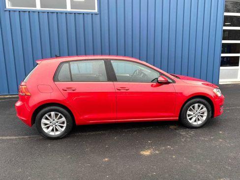 Used 2016 Volkswagen Golf S image 13