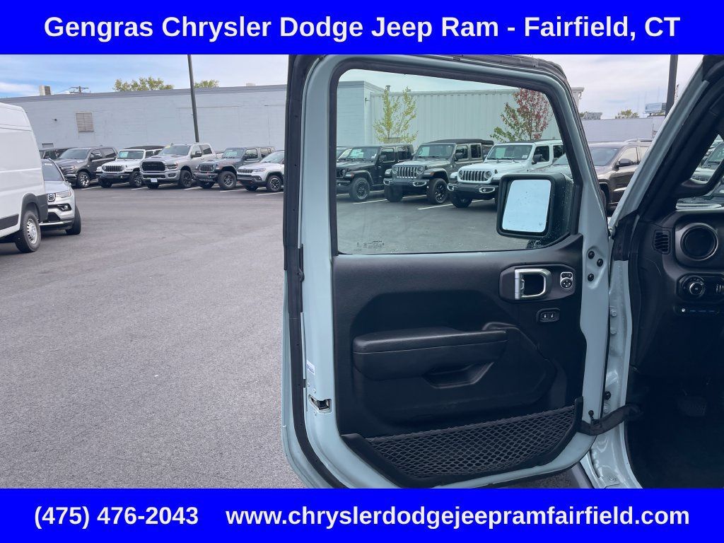 Used 2023 Jeep Wrangler Unlimited w/ Sun & Screen Package AWD/4WD image 45