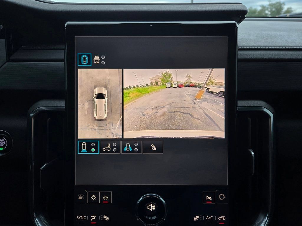 Used 2025 GMC Acadia Elevation w/ Elevation Premium Package AWD/4WD image 23