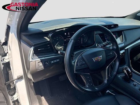 Used 2023 Cadillac XT5 Premium Luxury w/ Technology Package FWD image 11