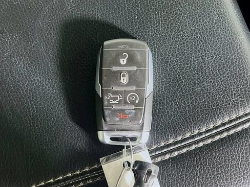 Used 2022 RAM 1500 Laramie AWD/4WD image 32