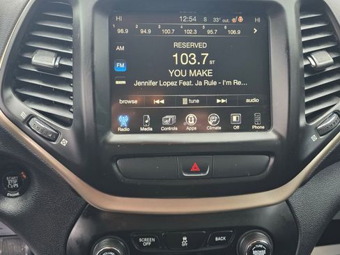 Used 2016 Jeep Cherokee Limited image 13