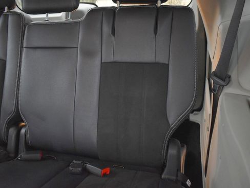 Used 2019 Dodge Grand Caravan SXT image 37