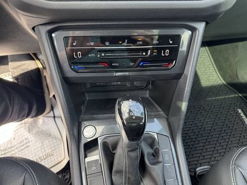 Used 2023 Volkswagen Tiguan SE w/ Panoramic Sunroof Package AWD/4WD image 21