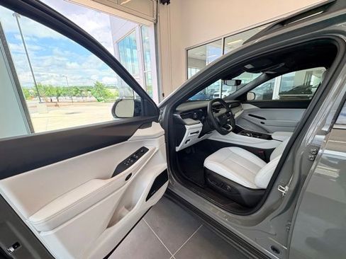 New 2026 Jeep Cherokee Limited AWD/4WD image 19