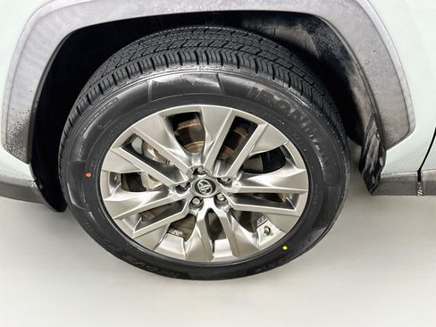 Used 2019 Toyota RAV4 XLE Premium w/ Cold Weather Package FWD image 11