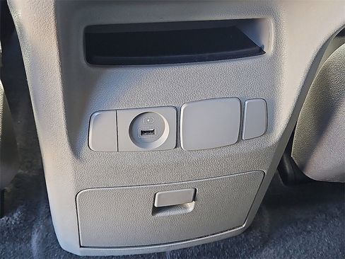 Used 2018 Kia Sedona EX image 18