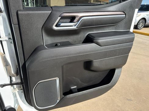 Used 2025 Chevrolet Silverado 1500 LTZ AWD/4WD image 29