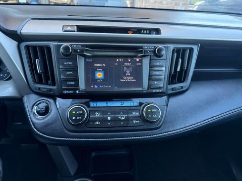 Used 2018 Toyota RAV4 XLE FWD image 17