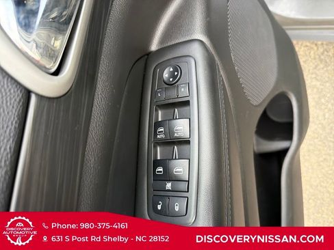 Used 2019 Jeep Grand Cherokee Altitude image 12