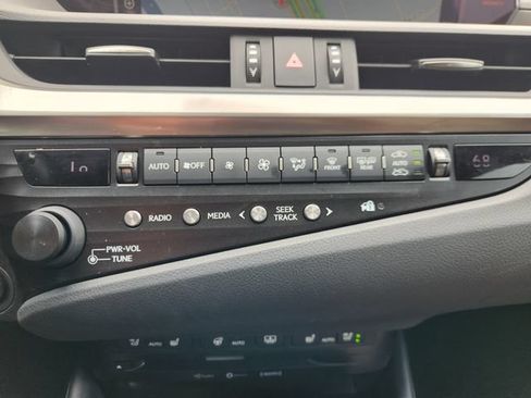Used 2019 Lexus ES 350 w/ Accessory Package FWD image 18