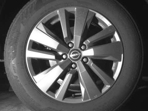 Used 2025 Nissan Pathfinder SV image 15