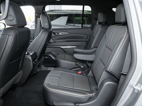 New 2026 Chevrolet Traverse High Country image 35