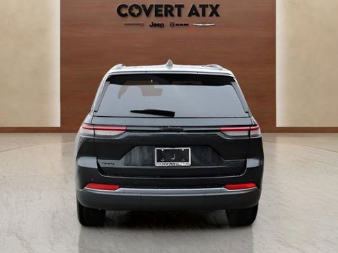 New 2026 Jeep Grand Cherokee Altitude image 4