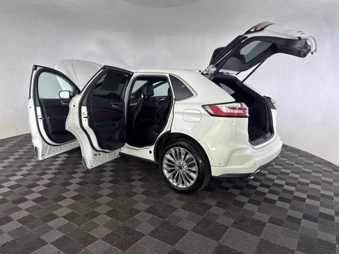 Used 2020 Ford Edge Titanium w/ Equipment Group 301A AWD/4WD image 18