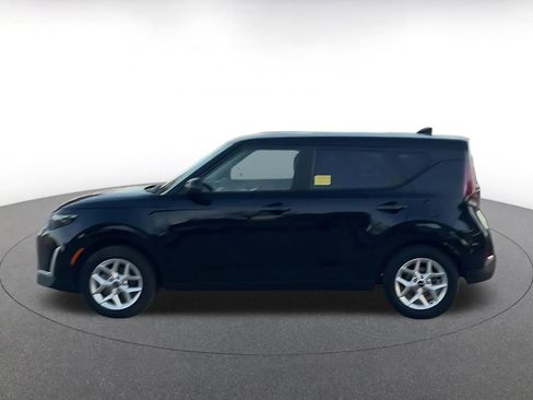 Used 2025 Kia Soul LX w/ LX Technology Package image 9