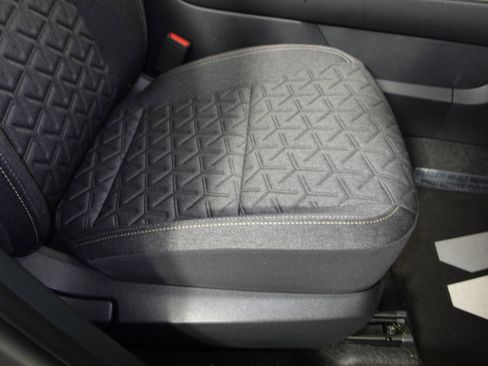 Certified 2025 Nissan Kicks SV w/ Charging Package image 54