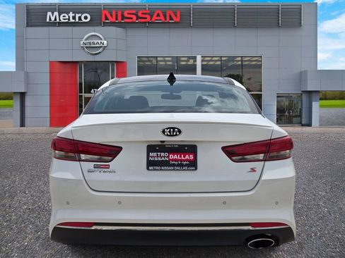 Used 2018 Kia Optima S w/ Panoramic Sunroof Package FWD image 5