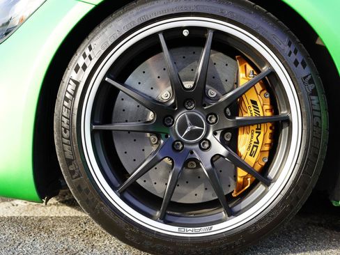 Used 2018 Mercedes-Benz AMG GT R image 9