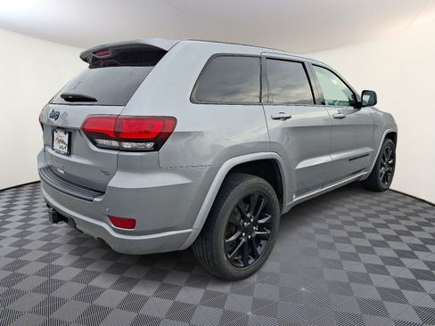 Used 2021 Jeep Grand Cherokee Laredo X AWD/4WD image 6