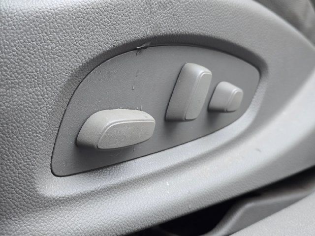 Used 2015 Chevrolet Impala LT w/ Convenience Package FWD image 25
