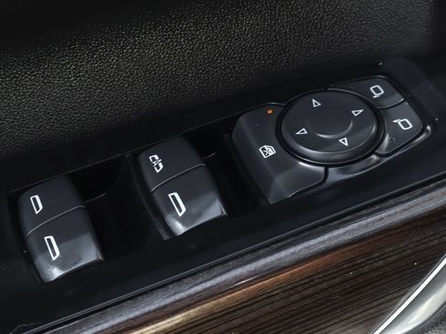 Used 2019 Chevrolet Silverado 1500 LT w/ All-Star Edition AWD/4WD image 19
