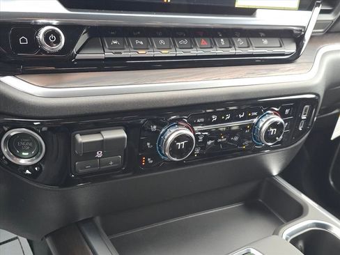 New 2026 GMC Sierra 1500 SLT w/ SLT Premium Plus Package image 9