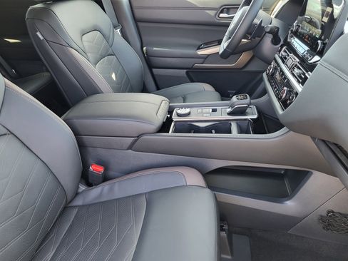 New 2025 Nissan Pathfinder Platinum w/ Lighting Package (N92) image 9