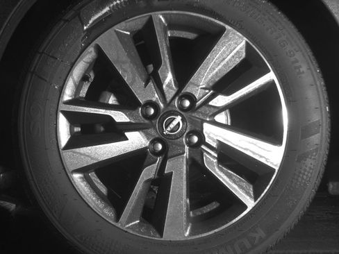 Used 2025 Nissan Versa SV image 12