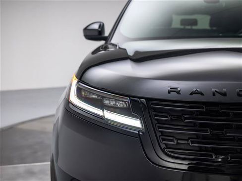 Used 2025 Land Rover Range Rover Velar Dynamic SE AWD/4WD image 30