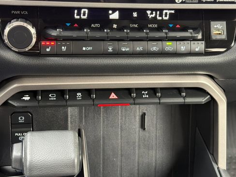 Used 2024 Toyota Tundra Limited w/ TRD Off-Road Package image 19