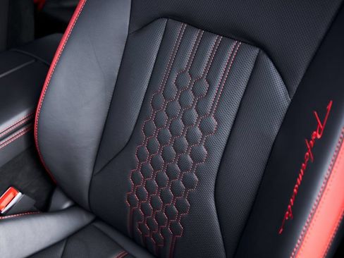 Used 2024 Lamborghini Urus Performante AWD/4WD image 57