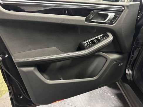 Used 2023 Porsche Macan S w/ Premium Package Plus image 13