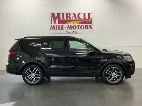 Used 2018 Ford Explorer Sport w/ Equipment Group 401A AWD/4WD image 6